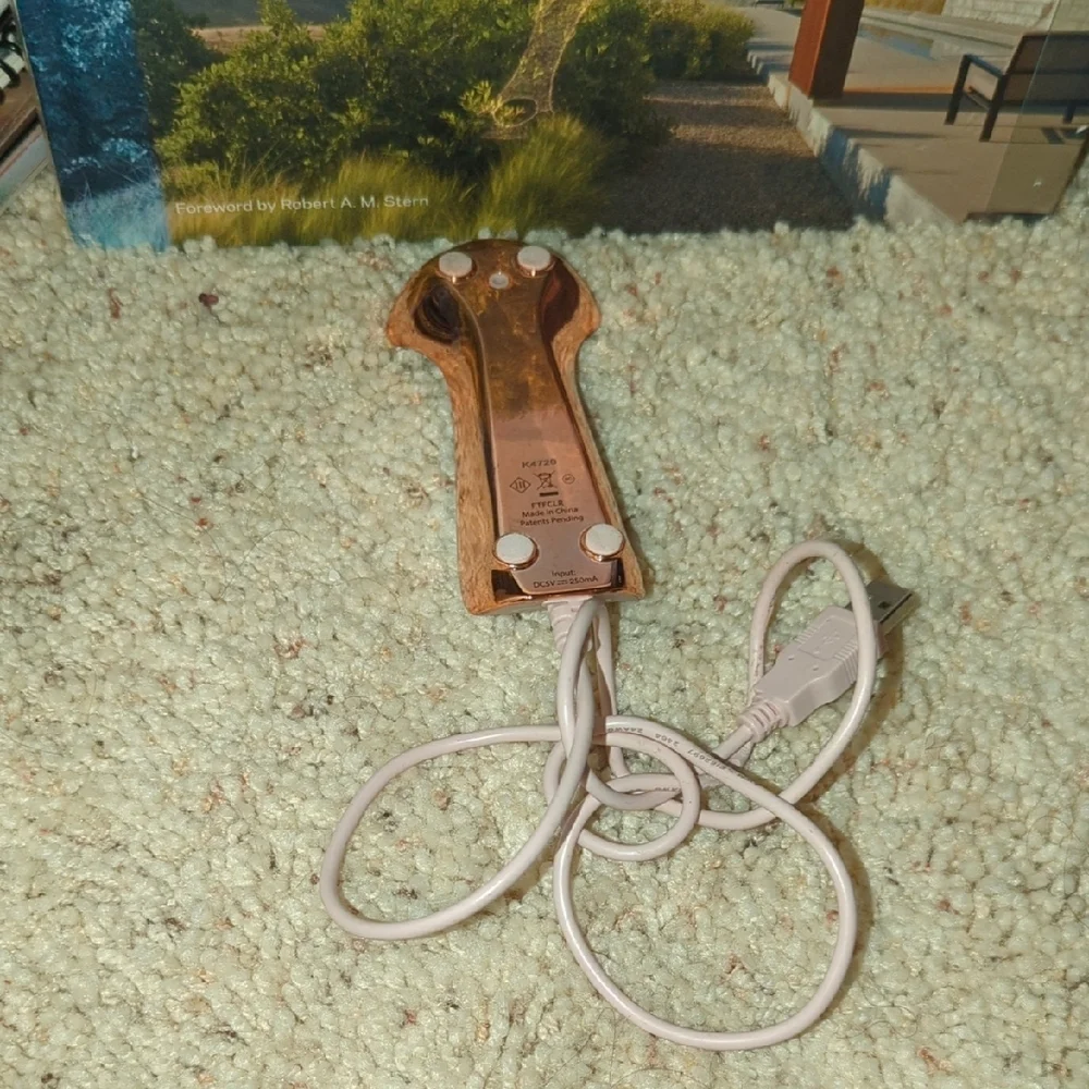 Rose Gold USB Charging Cable - Picture 2 of 3